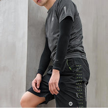 Заредете изображение във визуализатора на галерията – Rockbros XT9002BK cycling sleeves - black (2 pcs.)
