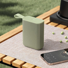 Заредете изображение във визуализатора на галерията – Speaker bluetooth Hoco 5W 1200 mAh HC34 green
