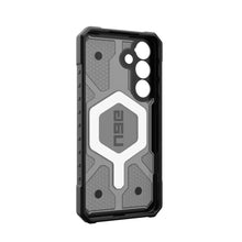 Заредете изображение във визуализатора на галерията – UAG Urban Armor Gear case PATHFINDER CLEAR MAGNET with built-in magnet for SAMSUNG S25 Plus 5G ash
