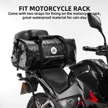 Заредете изображение във визуализатора на галерията – Rockbros AS-005BK waterproof motorcycle bag - black
