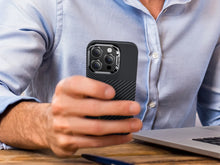 Заредете изображение във визуализатора на галерията – Benks Etui Magnetic Montage Kevlar 600D+1500D for Iphone 15 Pro Max black
