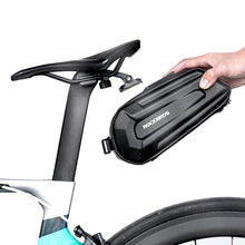 Заредете изображение във визуализатора на галерията – Rockbros B69 bicycle saddle bag 1.7l with easy release system - black
