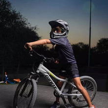 Заредете изображение във визуализатора на галерията – Rockbros TT-32SBTG-L children's bicycle helmet with removable chinbar, size L - gray
