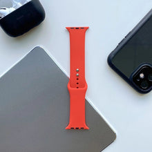 Заредете изображение във визуализатора на галерията – Tech-Protect IconBand for Apple Watch 4 / 5 / 6 / 7 / 8 / 9 / SE (38/40/41 mm) - red
