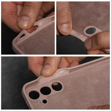 Заредете изображение във визуализатора на галерията – Case SILICONE 2mm for SAMSUNG S24 FE sand pink
