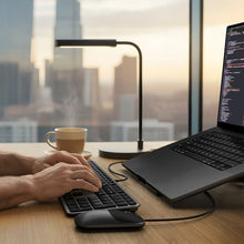 Заредете изображение във визуализатора на галерията – Wired keyboard USB A/USB C QWERTY Dual (Mac/Windows) Satechi Slim LX3 Wired space black
