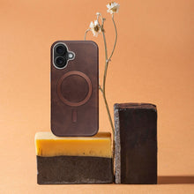 Заредете изображение във визуализатора на галерията – GENTLEMAN MAG COVER Case compatible with MagSafe for IPHONE 16e (SE 4 2025) brown

