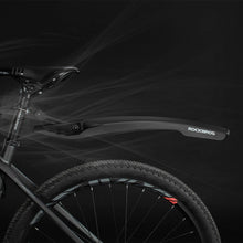 Заредете изображение във визуализатора на галерията – Rockbros DNB8001 mudguard with red LED light - black
