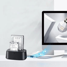 Заредете изображение във визуализатора на галерията – Ugreen CM198 50857 docking station with USB 3.0 for SATA 2.5" 3.5" SSD HHD drives, EU power supply - black
