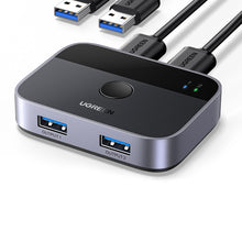 Заредете изображение във визуализатора на галерията – Ugreen CM757 2in1 adapter 2x USB-A 3.0 (input) / 2x USB-A (output) - gray
