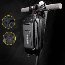 Заредете изображение във визуализатора на галерията – WILDMAN traveling bag for scooter waterproof 2L TS8 black
