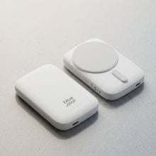 Заредете изображение във визуализатора на галерията – Powerbank compatible with MagSafe Blue Star Slim DG-P8 15W 5000 mAh biały
