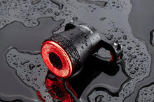 Заредете изображение във визуализатора на галерията – Rockbros Q5 rear bicycle light with intelligent stop system - black
