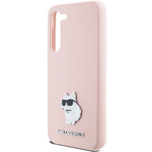 Заредете изображение във визуализатора на галерията – Original Pouch KARL LAGERFELD  hardcase Silicone Choupette Metal Pin KLHCS24SSMHCNPP for Samsung Galaxy S24 pink
