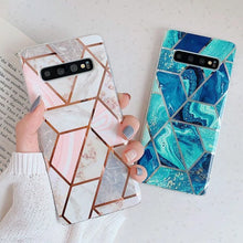 Заредете изображение във визуализатора на галерията – Tech-Protect Marble case for Samsung Galaxy S21 FE - pink and blue
