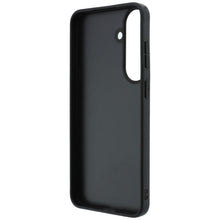 Заредете изображение във визуализатора на галерията – GUESS case for SAMSUNG S26 FE (Leather 4G Metal Logo) black
