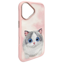 Заредете изображение във визуализатора на галерията – NIMMY case BIG EYED PET 2.0 Cat for IPHONE 16 pink
