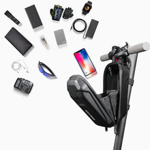 Заредете изображение във визуализатора на галерията – WILDMAN traveling bag for scooter waterproof 2L TS8 black
