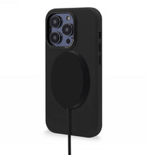 Заредете изображение във визуализатора на галерията – Decoded Leather Case with MagSafe for iPhone 14 Pro - black
