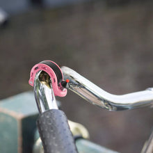 Заредете изображение във визуализатора на галерията – Rockbros 34210028005 Q-shaped bicycle bell - pink
