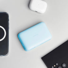 Заредете изображение във визуализатора на галерията – Joyroom JR-W020 20W 10000mAh MagSafe Powerbank + USB-A - USB-C 0.25m cable - light blue
