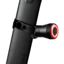 Заредете изображение във визуализатора на галерията – Rockbros Q5 rear bicycle light with intelligent stop system - black
