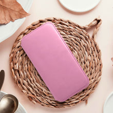 Заредете изображение във визуализатора на галерията – DUAL POCKET Book case for IPHONE 17 Pro light pink
