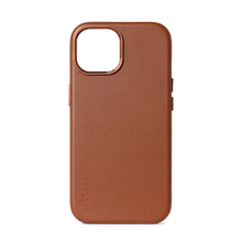 Заредете изображение във визуализатора на галерията – Decoded Leather Case with MagSafe for iPhone 15 - brown
