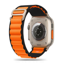 Заредете изображение във визуализатора на галерията – Tech-Protect Nylon Pro Strap for Apple Watch 4 / 5 / 6 / 7 / 8 / 9 / SE / Ultra 1 / 2 (42/44/45/49 mm) - Black &amp; Orange
