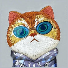 Заредете изображение във визуализатора на галерията – NIMMY case GLASSES COOL CAT for IPHONE 15 gray

