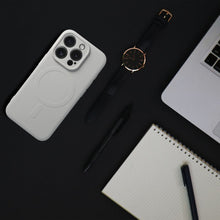 Заредете изображение във визуализатора на галерията – SILICONE MAG COVER (big hole) case compatible with MagSafe for IPHONE 17 Pro Max titanium
