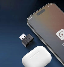 Заредете изображение във визуализатора на галерията – Wireless car adapter OTTOCAST Mini Cube T2 black
