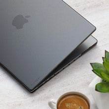 Заредете изображение във визуализатора на галерията – Protective case Satechi Eco Hardshell for MacBook Pro 16" M1 2021 - M4 2024 ST-MBP16CL transparent
