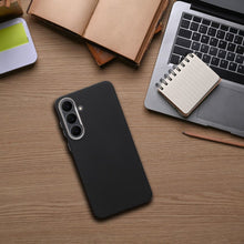 Заредете изображение във визуализатора на галерията – Case for Samsung S26 FE K-Look compatible with MagSafe black
