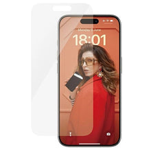 Заредете изображение във визуализатора на галерията – PanzerGlass Classic Fit glass for iPhone 15 Pro
