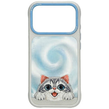 Заредете изображение във визуализатора на галерията – NIMMY case BIG EYED LYING SILVER SHADED CAT compatible with MagSafe for IPHONE 18 Pro Max/17 Pro Max grey
