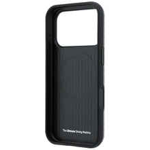 Заредете изображение във визуализатора на галерията – BMW case for IPHONE 18 Pro/17 Pro compatible with MagSafe (Carbon Metal Logo) grey 
