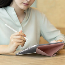 Заредете изображение във визуализатора на галерията – Uniq Camden Click case for iPad Air 13" 2024 - beige
