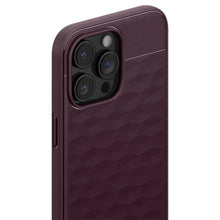 Заредете изображение във визуализатора на галерията – Caseology Parallax Mag case with MagSafe for iPhone 15 Pro Max - burgundy
