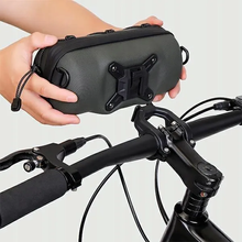 Заредете изображение във визуализатора на галерията – WILDMAN traveling bag for bike handlebars with zipper 2L GD7X green
