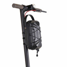 Заредете изображение във визуализатора на галерията – WILDMAN traveling bag for scooter waterproof 3L GD6X Plus black
