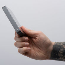 Заредете изображение във визуализатора на галерията – FORCELL F-ENERGY F10K8 Super Slim powerbank compatible with MagSafe PD3.0 QC4.0 15W 10000 mAh grey
