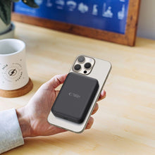 Заредете изображение във визуализатора на галерията – Tech-Protect LifeMag PB11 Powerbank with MagSafe 10000mAh 15W USB-C port - black + USB-C cable

