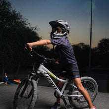 Заредете изображение във визуализатора на галерията – Children's bicycle helmet with detachable visor Rockbros TT-32SBTG-M size M - gray
