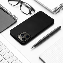 Заредете изображение във визуализатора на галерията – SILICONE Case for IPHONE 16 black
