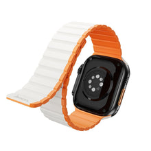 Заредете изображение във визуализатора на галерията – HOCO strap for Apple Watch 38 / 40 / 41 mm AS102 starlight with orange
