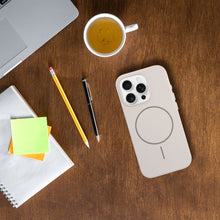 Заредете изображение във визуализатора на галерията – Glossy Mag Cover compatible with MagSafe for IPHONE 17 Air white
