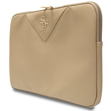 Заредете изображение във визуализатора на галерията – Guess Triangle 4G cover for a 14" laptop - gold
