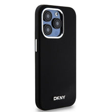 Заредете изображение във визуализатора на галерията – DKNY case for IPHONE 15 Pro compatible with MagSafe DKHMP15LSMCHLK (DKNY HC MagSafe Silicone W/Horizontal Metal Logo) black
