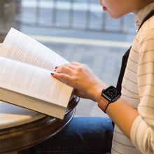 Заредете изображение във визуализатора на галерията – Tech-Protect LeatherFit strap for Apple Watch 4 / 5 / 6 / 7 / 8 / 9 / SE / Ultra 1 / 2 (42/44/45/49 mm) - brown
